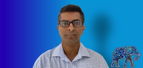 img-blog-curtain-author-rajesh-kandasamy-blue-to-cyan