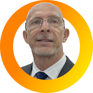 photo-marcelo-hauschild-in-hlight-circle-orange-to-yellow