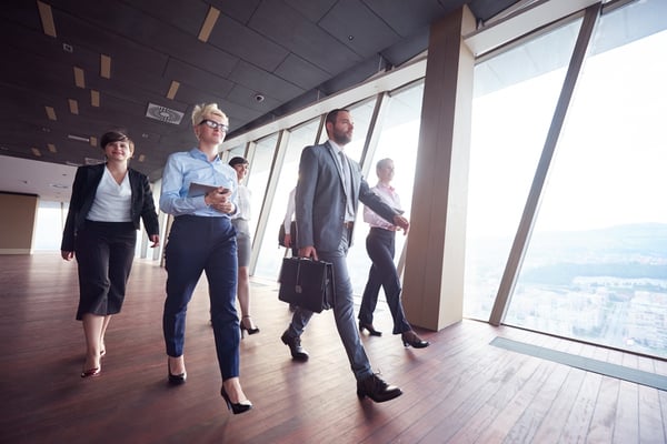 img-people-walking-inside-building-03