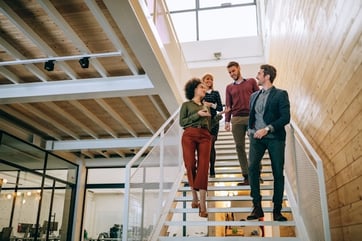 img-people-at-office-on-staircase-03