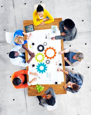 img-people-discussing-at-office-07-variation-01